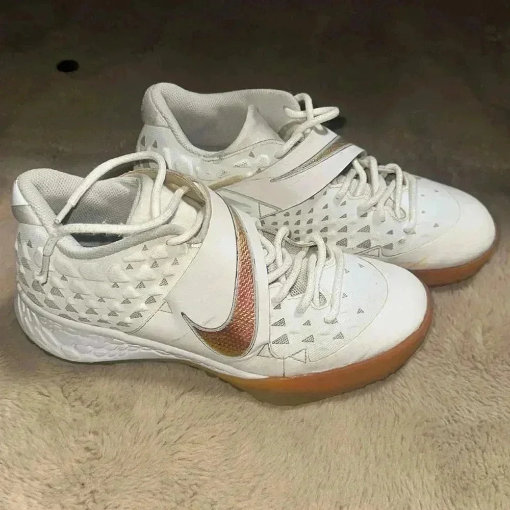 BNWOB Mens Nike Force Zoom Trout 6 Turf Shoes Size White AT3463-103 AS-IS